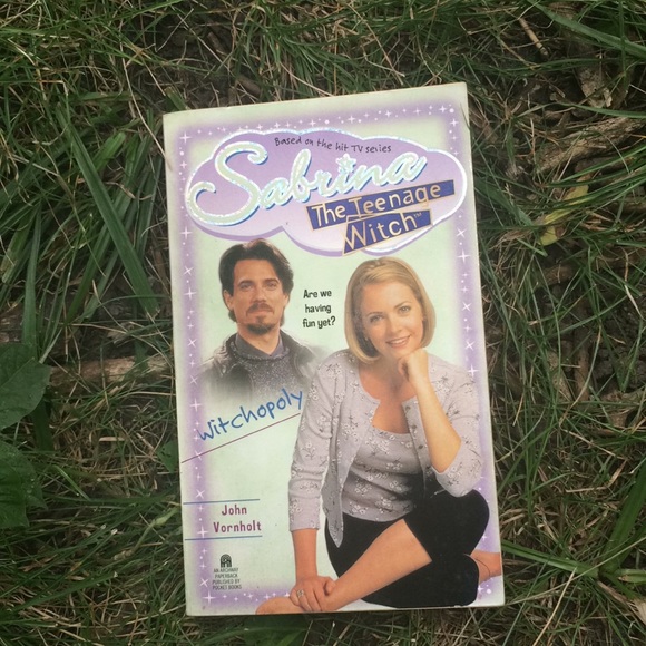 5 Sabrina The Teenage Witch books - Picture 7 of 8
